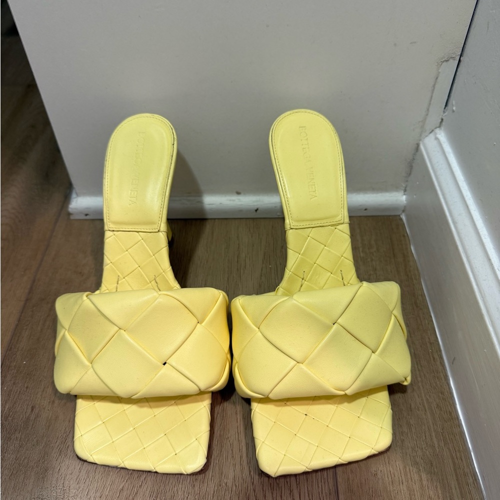 Bottega Veneta Yellow Quilted Sandals